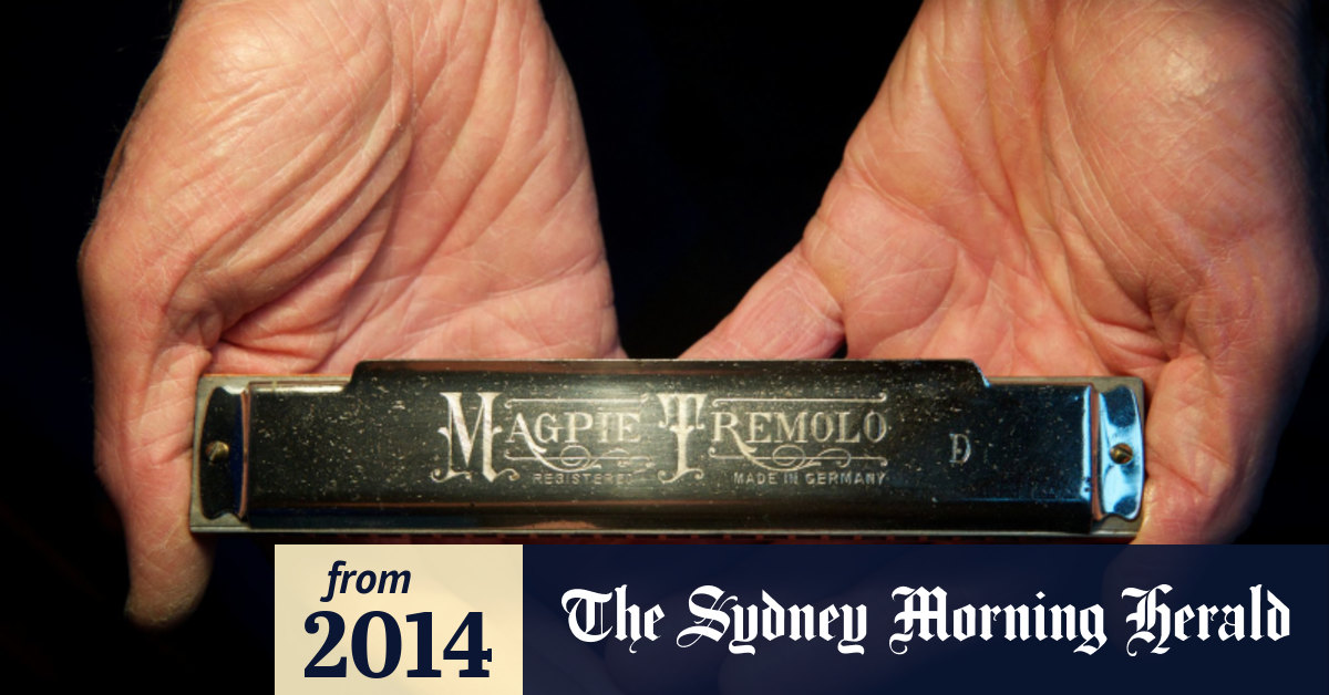 Collectors hunt for old Australian harmonicas